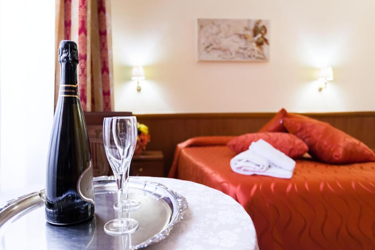 Hotel Suite Caesar Řím Exteriér fotografie