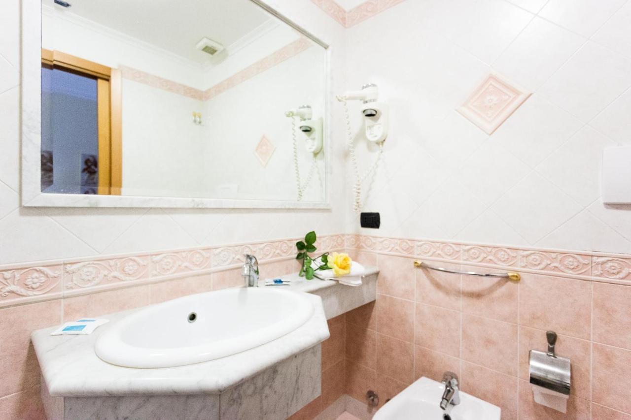 Hotel Suite Caesar Řím Exteriér fotografie